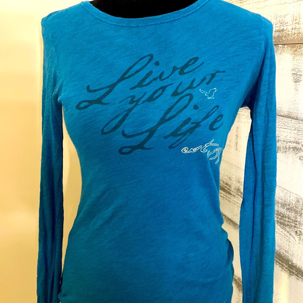Blue long sleeve American Eagle shirt